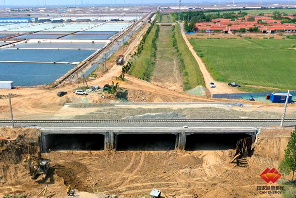 黄大铁路龙口港直通工程自建项目段主体完工